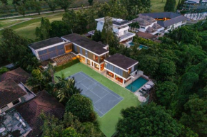 V158 9BR Tennis On prestigious Phuket Country Club